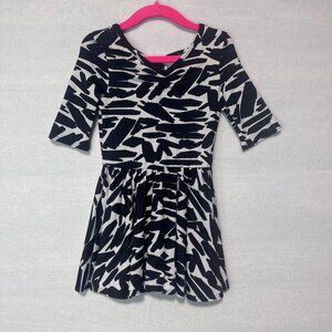 Dotdotsmile Dress Size 2T Black and White New With Tags